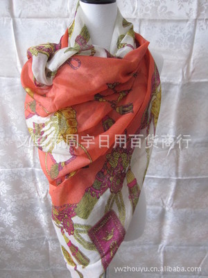 2013新款丝巾批发与工厂承接 真丝斜纹绸小方巾的市场机遇